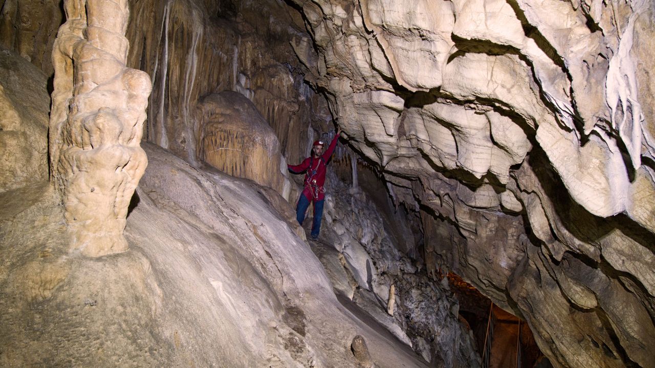 Grotta Maona Tuscan Caves: Inside Grotta Maona